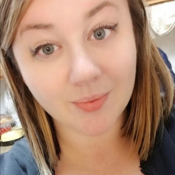 Welcome to my closet! - Picture 1 of 9